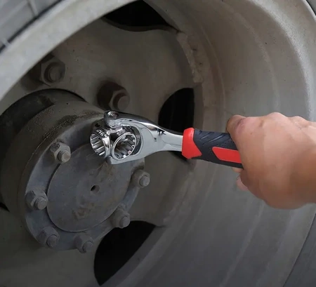 Universal socket spanner 8-19 mm rotary power spanner for the do-it-yourselfer