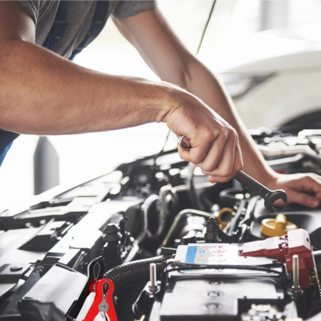 Automatický nabíječ autobaterií 12V 24V s funkcí OPRAVY