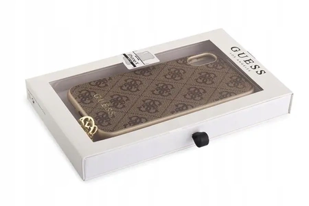 Kryt GUESS CHARMS 4G s přívěskem pro iPhone XS MAX - hnědá barva