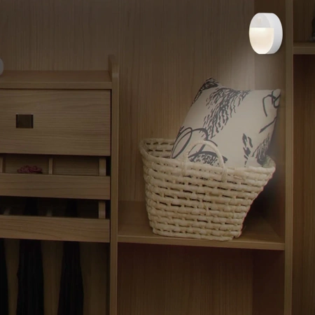 BEZPRZEWODOWA LAMPKA NOCNA SCHODOWA LED CZUJNIK RUCHU ZMIERZCHU NA BATERIE