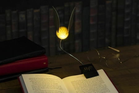 HARRY POTTER Práskačská lampa na čtení noční lampička Zlaté světlo svíčky