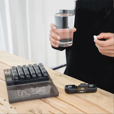 POJEMNIK NA LEKI Organizer PUDEŁKO NA TABLETKI Kasetka 7 Dni x 3 Pory Dnia